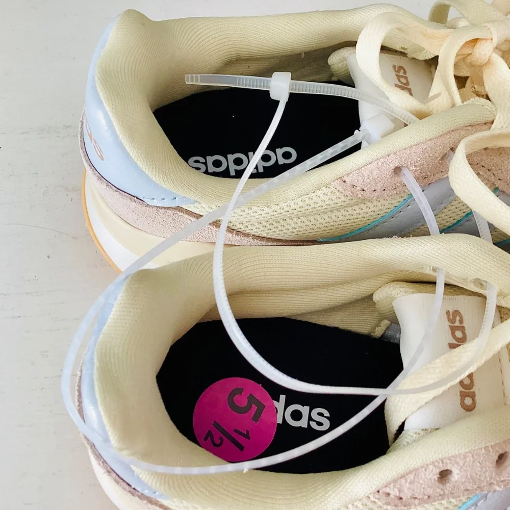 Adidas Run 60s 4.0 sneakers Wonder White Ice Purple Alumina Women’s Size 5.5 NWT - Picture 9 of 12